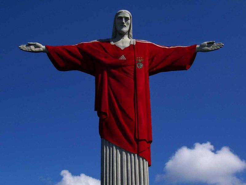 Cristo Redentor em Lisboa com nova aparência após o 32º Campeonato do SLB